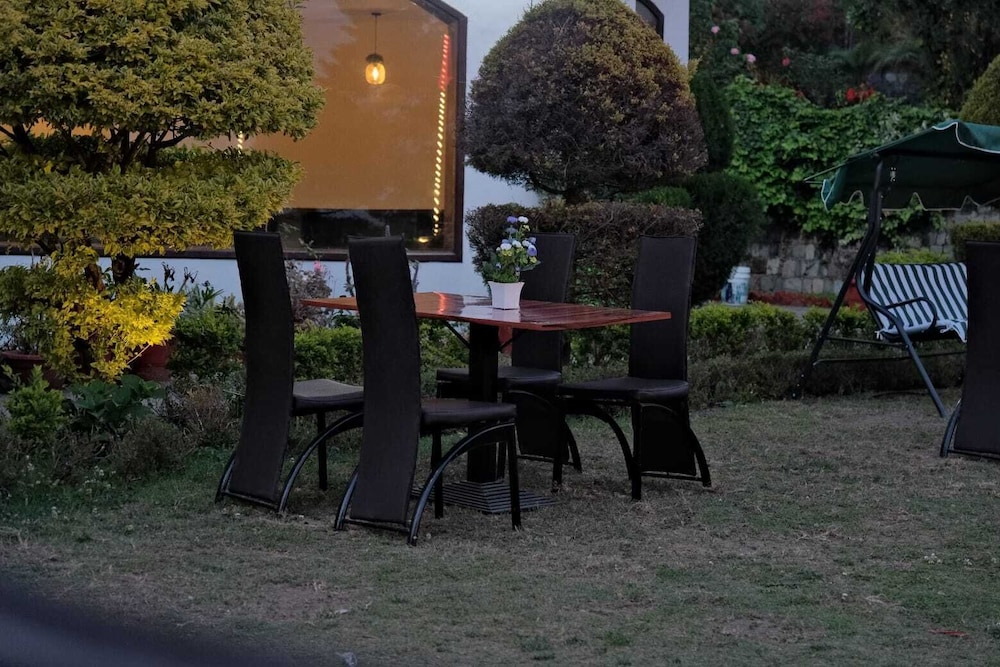 the luv hill hotel and cafe