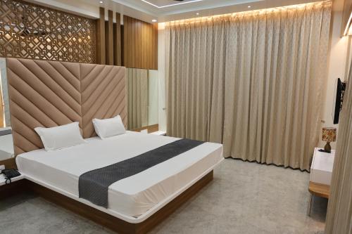 Shubhkirti Executive,,4 star