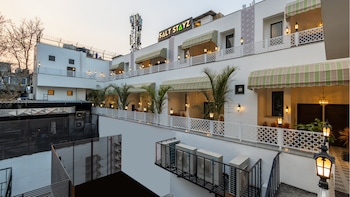 saltstayz autograph connaught place