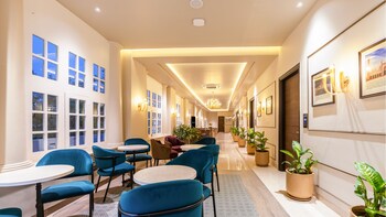 saltstayz autograph connaught place