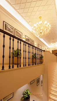 saltstayz autograph connaught place