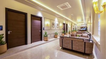 saltstayz autograph connaught place