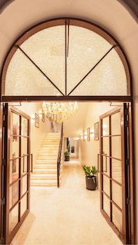 saltstayz autograph connaught place