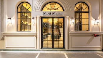 saltstayz autograph connaught place