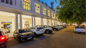 saltstayz autograph connaught place