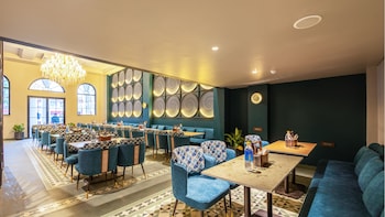 saltstayz autograph connaught place