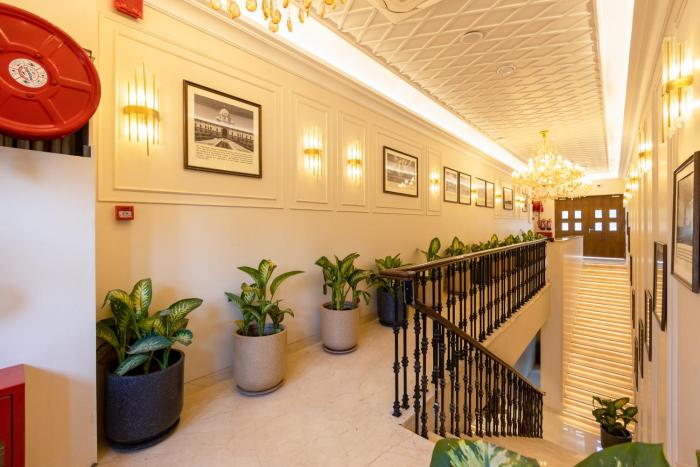 saltstayz autograph connaught place