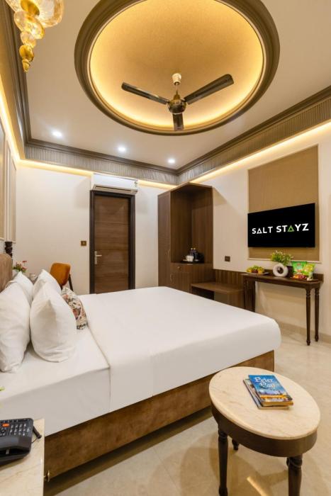 saltstayz autograph connaught place