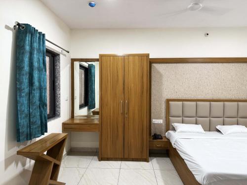 hotel the aadimata and banquets