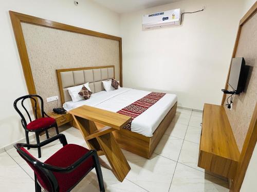 Hotel The Aadimata & Banquets,,4 star