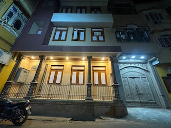 millionaire homestay