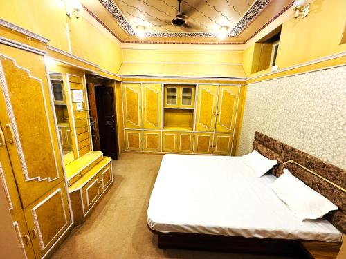 Millionaire Homestay,,2 star