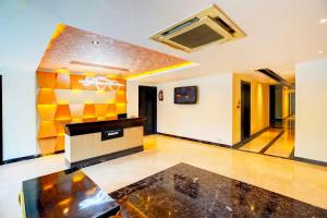 townhouse vinobapuri metro station