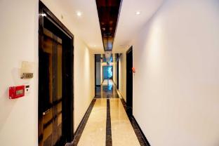 townhouse vinobapuri metro station