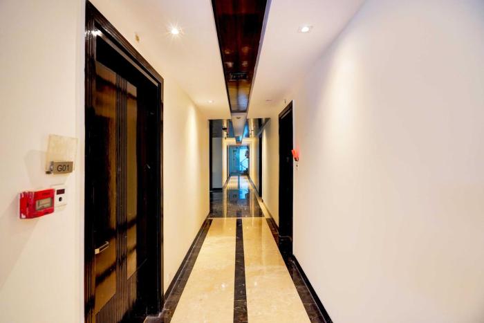 townhouse vinobapuri metro station