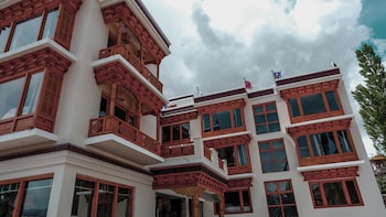 the rangjung hotel