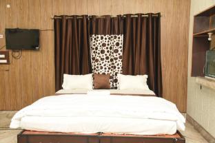hotel vills guest house lucknow