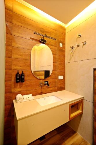 the gm luxe hotel near shree khatu shyam ji mandir