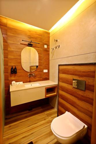 the gm luxe hotel near shree khatu shyam ji mandir