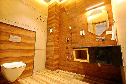 the gm luxe hotel near shree khatu shyam ji mandir