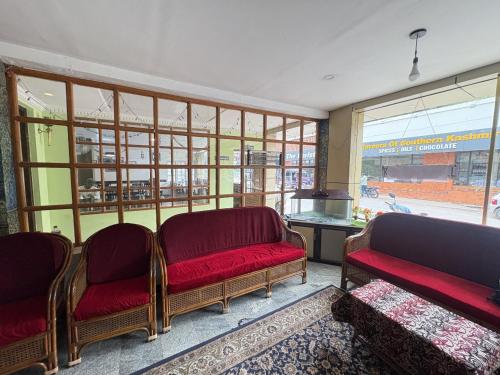 munnar silverline regency