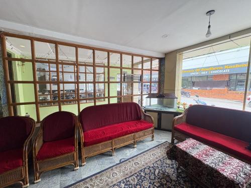 munnar silverline regency