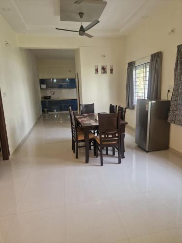 Tulip Gardens,,4 star