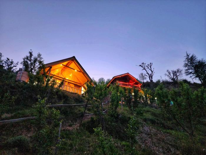 mountain a frame stay sainj