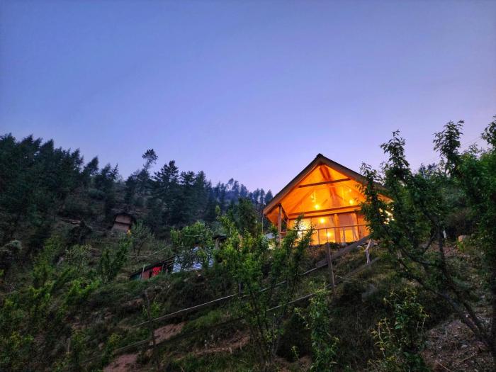 mountain a frame stay sainj