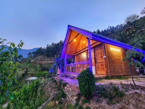 mountain a frame stay sainj