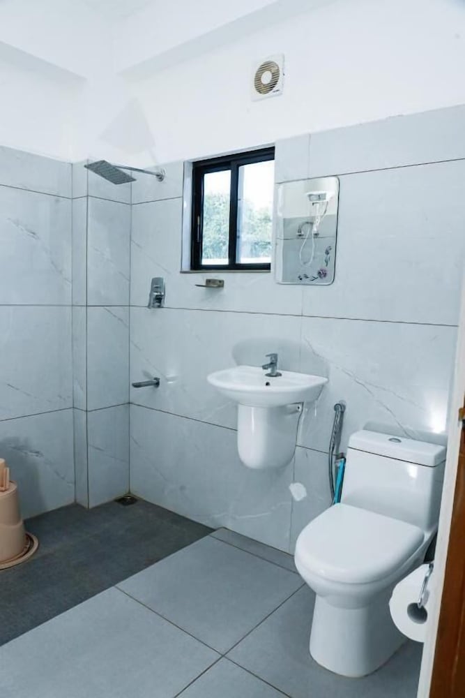 ramakkalmedu holidays inn