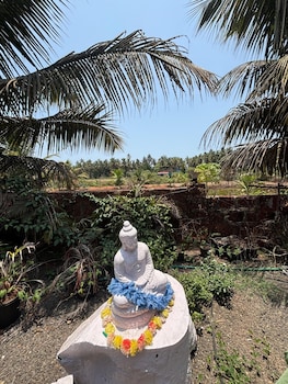 the leisure cave arambol goa