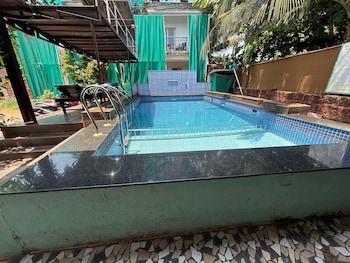 the leisure cave arambol goa