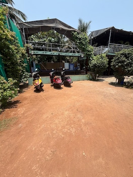 the leisure cave arambol goa