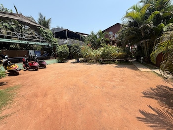 the leisure cave arambol goa