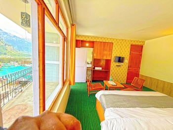hotel the premium villa manali view