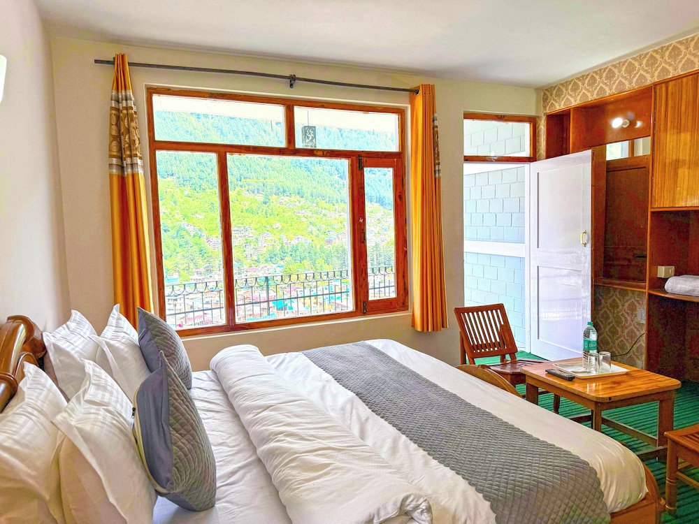 hotel the premium villa manali view