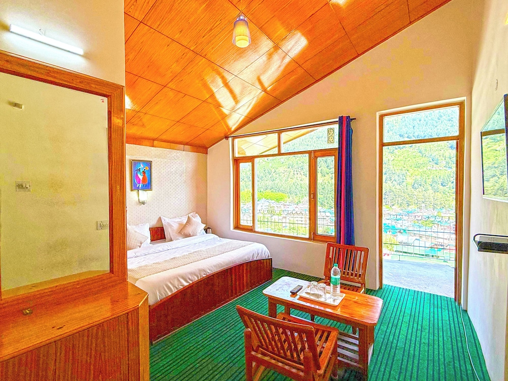 hotel the premium villa manali view