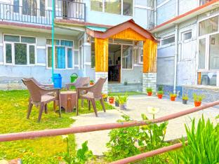 hotel the premium villa manali view