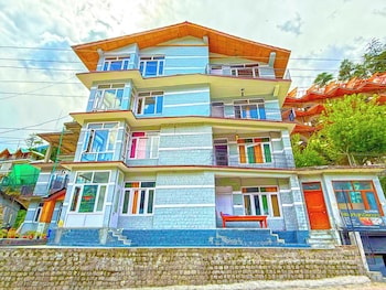 hotel the premium villa manali view