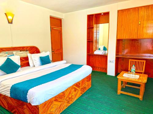 hotel the premium villa manali view