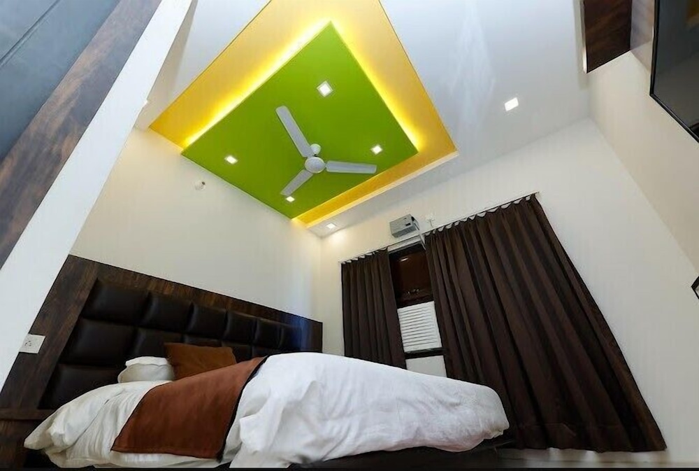 hotel ganga ashraye