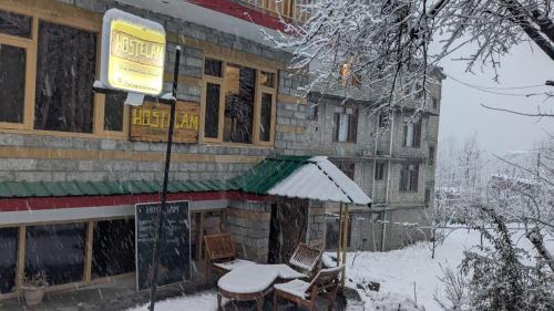 hostelam the mountain story