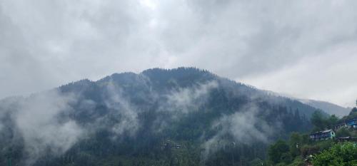 hostelam the mountain story