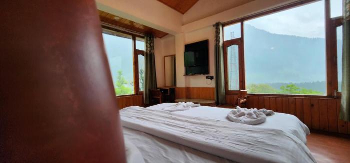 hostelam the mountain story