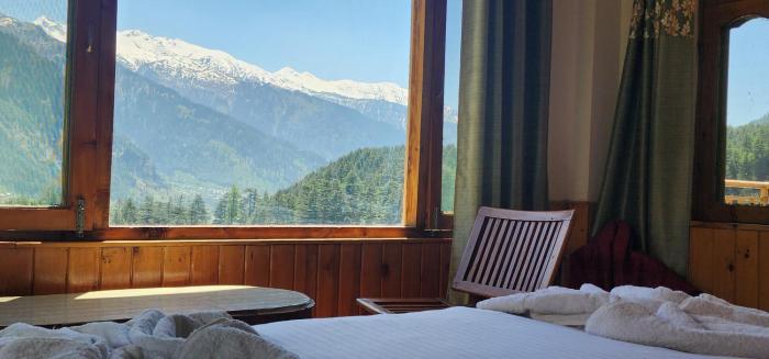hostelam the mountain story