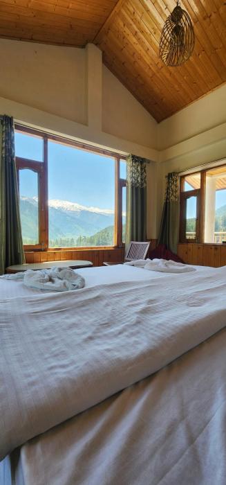 hostelam the mountain story