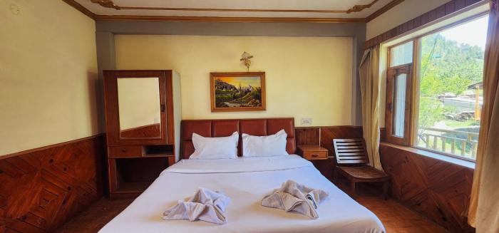 hostelam the mountain story