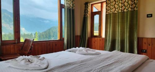 hostelam the mountain story