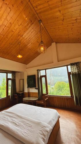 hostelam the mountain story